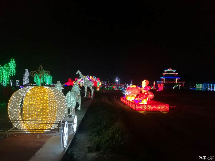 2025年澳门挂牌灯牌图片，霓虹点亮濠江夜色，传统与现代交织辉映，展现东方拉斯维加斯风采