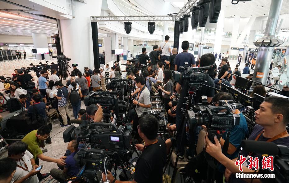 香港最快现场直播记录，震撼画面实时呈现，技术突破创下新标杆，全球观众共同见证这一刻