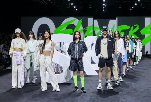 2025新澳门芳草地正版，璀璨绽放娱乐之都，匠心打造奢华体验，引领亚洲潮流风尚