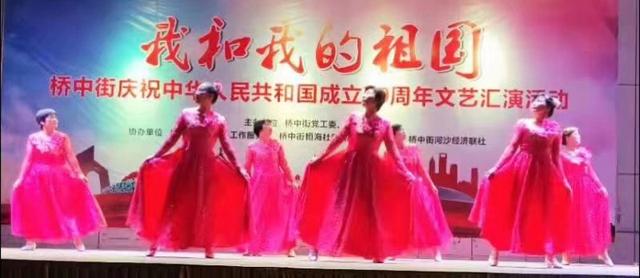 2025新澳门挂牌正版挂牌灯璀璨亮相，点亮城市夜空，展现文化魅力，共庆回归盛典