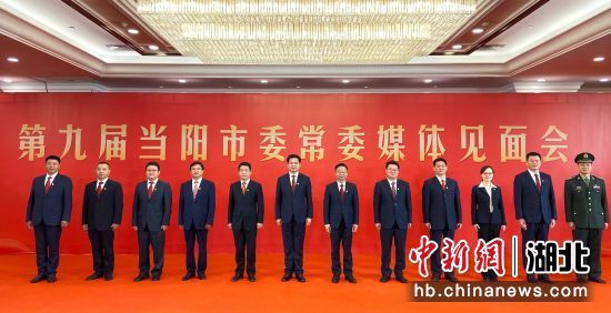 挂牌之全篇挂牌之全篇澳门，聚焦特区发展历程，详述经济文化成就，展望未来繁荣蓝图