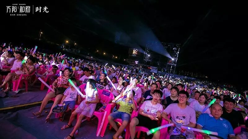 大三巴澳门一码一肖一特一中奖，幸运彩民喜获头奖，现场欢呼声不断，见证澳门博彩魅力时刻