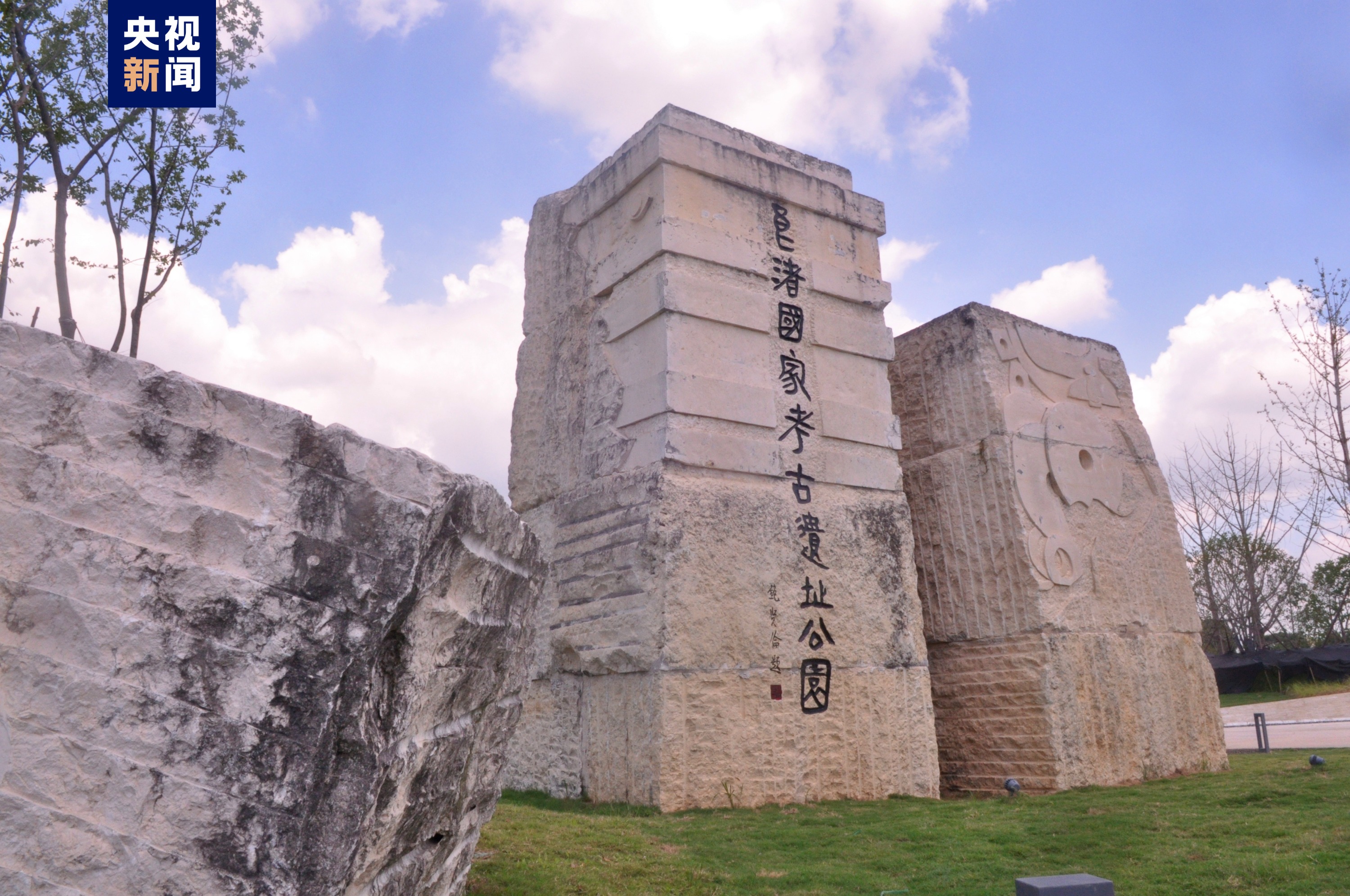 新澳门大三巴38222，历史遗迹焕新颜，游客如织赏胜景，文化交融展魅力