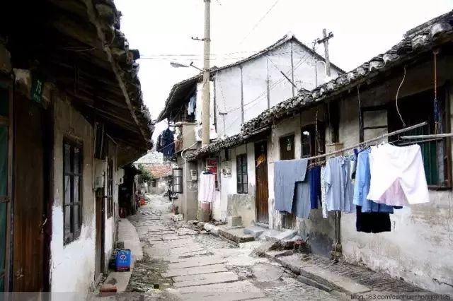 澳门大三巴码，见证历史沧桑，漫步石板老街，感受中西文化交融