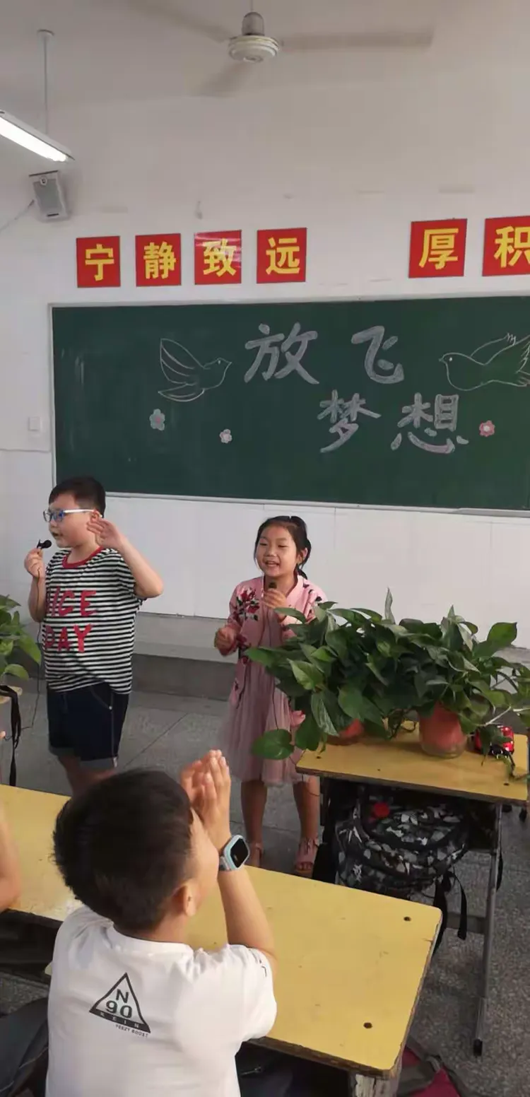神马999，驰骋赛场显英姿，速度与激情交织，梦想在此刻绽放