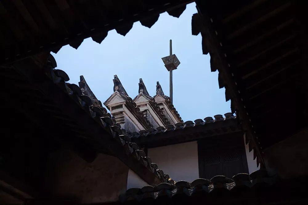 大三巴六合皇资料详实丰富,涵盖历史渊源与建筑特色,吸引众多游客前来探访,成为澳门文化遗产的重要象征 大三巴六合皇资料详实丰富,涵盖历史渊源与建筑特色,吸引众多游客前来探访,成为澳门文化遗产的重要象征