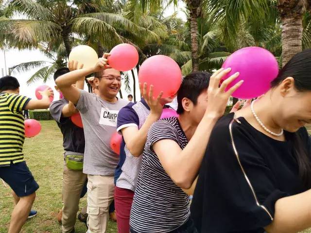 17图库现场开奖，万众瞩目见证时刻，幸运号码逐一揭晓，激动人心共享喜悦