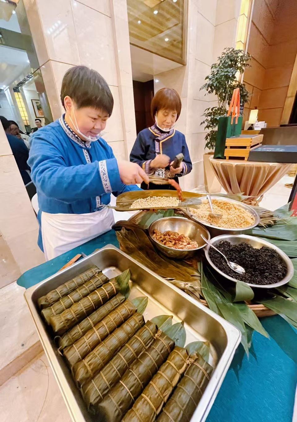 新澳门老澳门如何区分，看建筑风格新旧对比，尝美食感受传统创新，逛景点体会时代变迁，品文化领悟中西交融