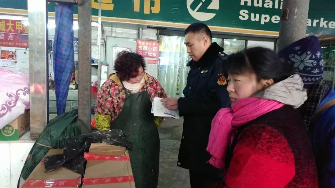 “探店”网红白冰偷税超900万元被查，涉案金额巨大引发关注，税务部门依法严惩违法行为，警示网络主播依法纳税