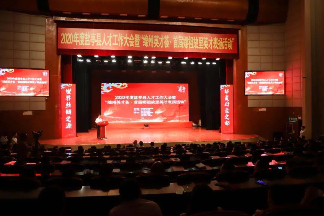 2026年新澳门正版资料大金谜底，万众瞩目即将揭晓，智慧碰撞破解玄机，共赴这场财富盛宴