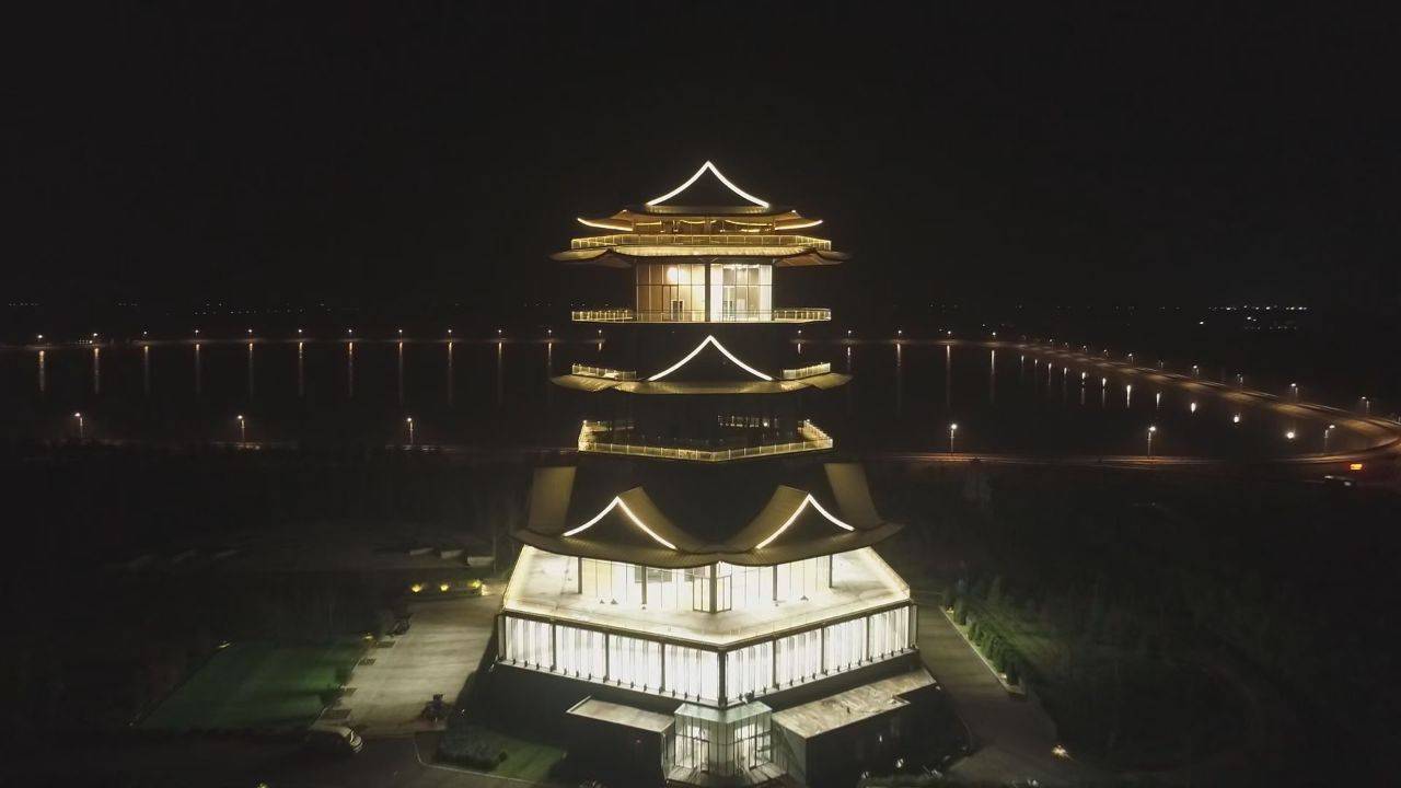 2025新澳门挂牌灯牌免费吗，璀璨夜景喜迎八方客，民生福利再添新亮点，澳娱综合助力特区发展