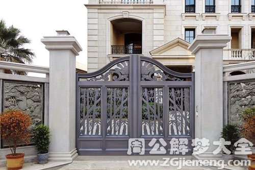 女人梦见自家大门坏了,心中顿生不安,急忙检查门锁,发现只是虚惊一场 女人梦见自家大门坏了,心中顿生不安,急忙检查门锁,发现只是虚惊一场