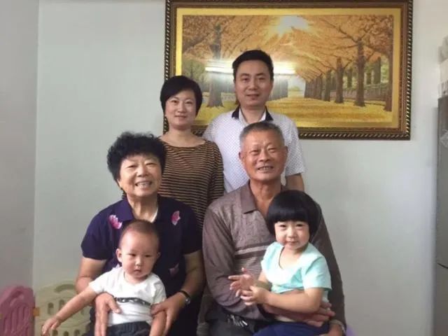萨琪想要个小宝宝，期待新生命降临，全家满怀喜悦，共同迎接幸福未来