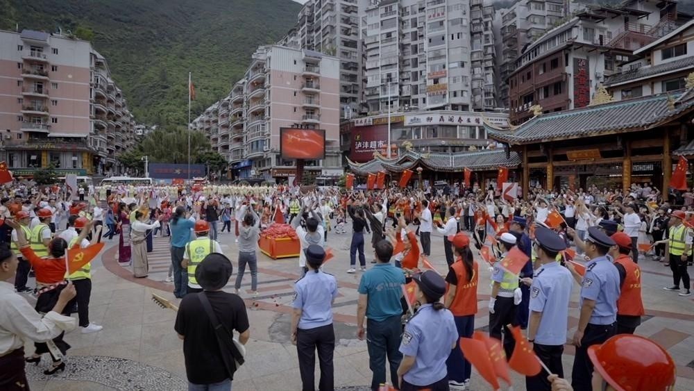 澳门大三巴，见证四百年历史沧桑，矗立澳门半岛中央，吸引无数游客驻足瞻仰