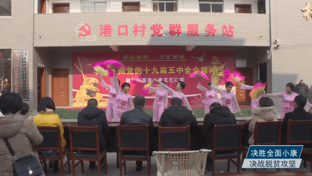 "477777天下彩，幸运数字永相伴，千万豪礼送不停，幸福生活乐开怀"32字）