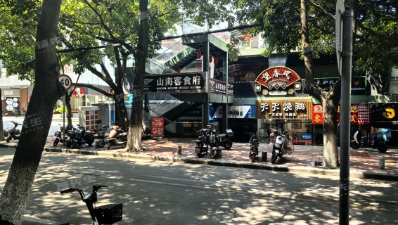 新澳门大三巴3888地址在哪里，位于澳门半岛核心区，紧邻著名历史遗迹，周边交通便利餐饮丰富