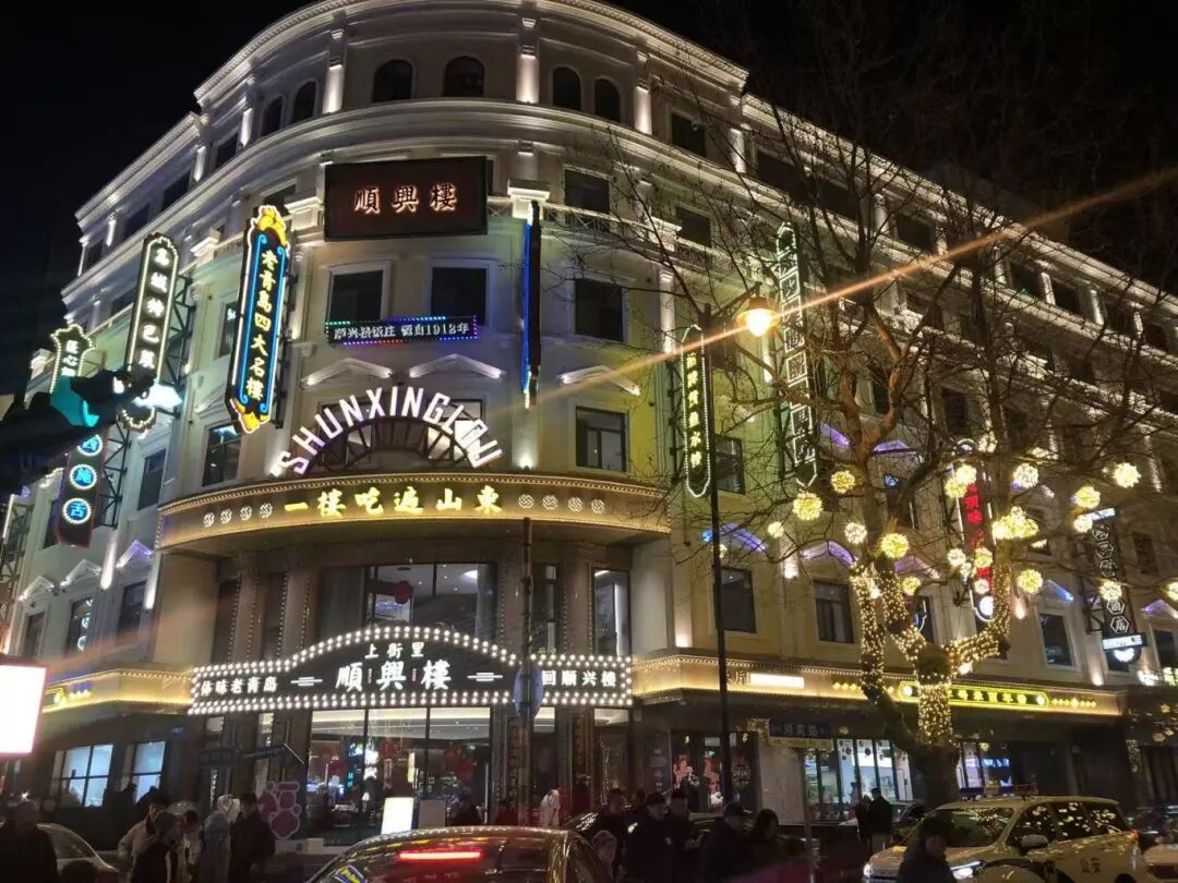 澳门大三巴一肖一特一肖中免费大鹏，幸运彩民喜获神秘大奖，活动现场人潮涌动，欢笑声传遍历史街区